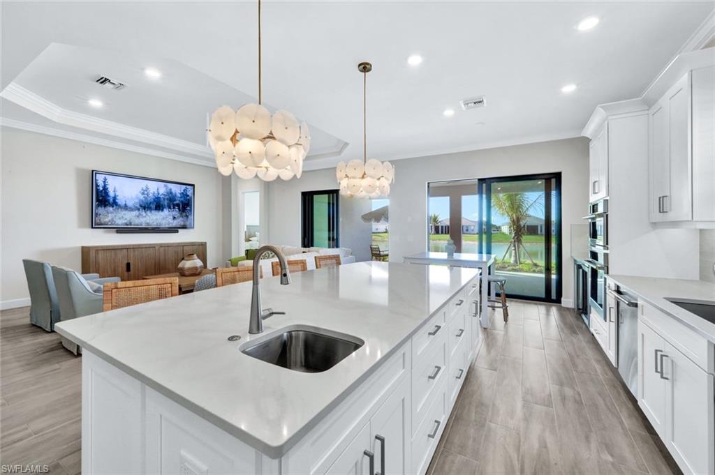 ESPLANADE LAKE CLUB - Residential