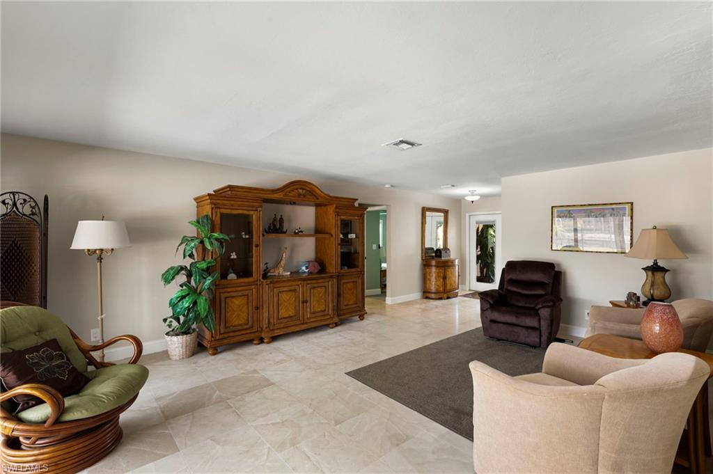 IMPERIAL SHORES - Residential
