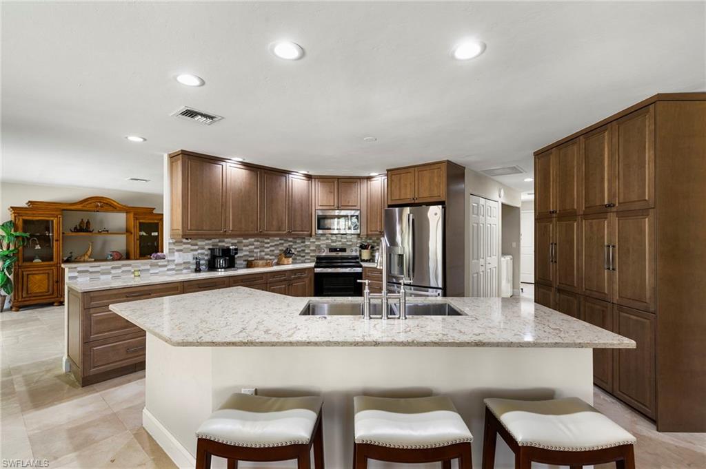IMPERIAL SHORES - Residential