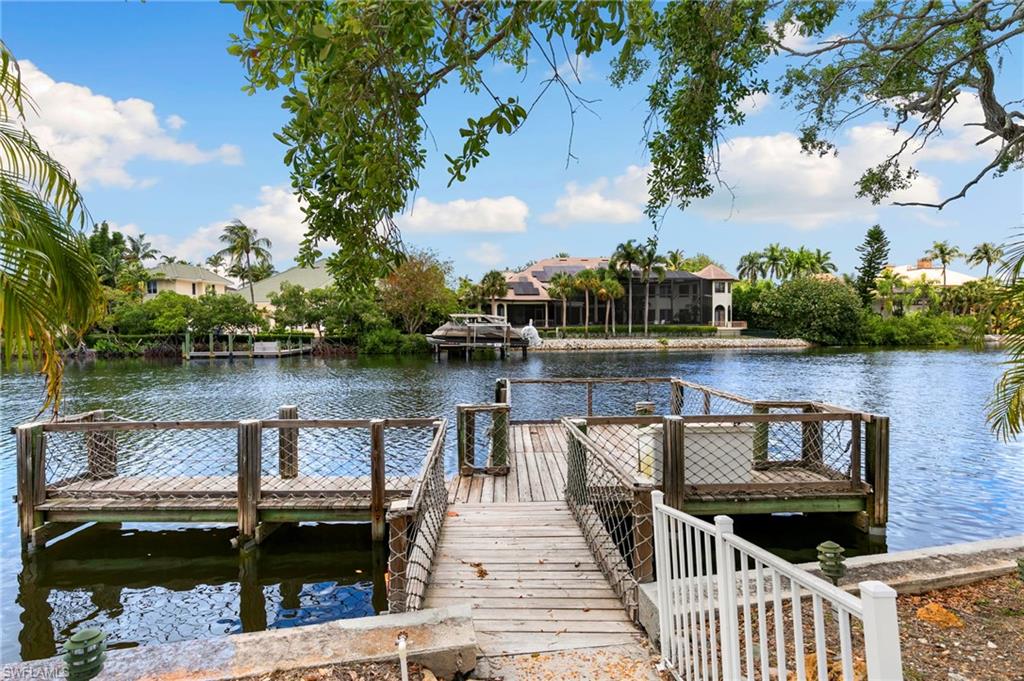 IMPERIAL SHORES - Residential
