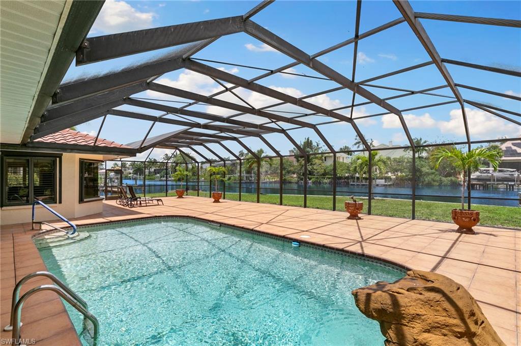IMPERIAL SHORES - Residential