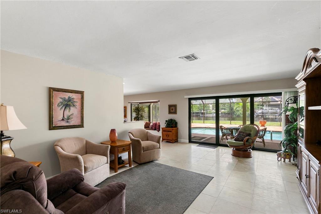 IMPERIAL SHORES - Residential