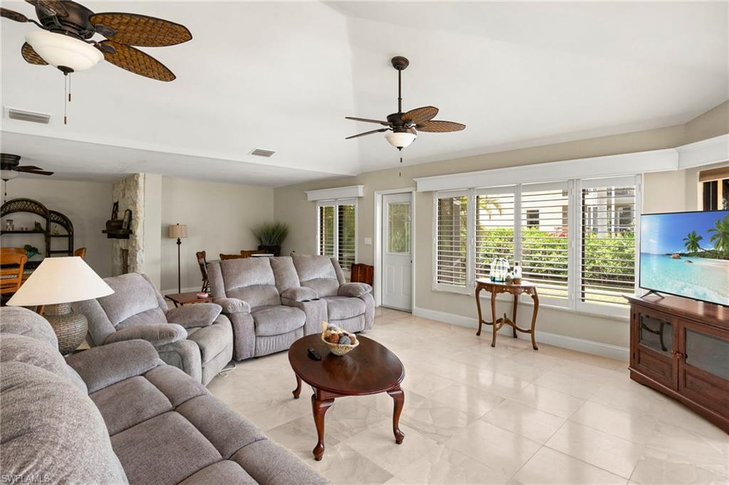 IMPERIAL SHORES - Residential