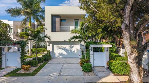Photo of 1559 CHESAPEAKE AVE, NAPLES, FL 34102 (MLS # 225077747)