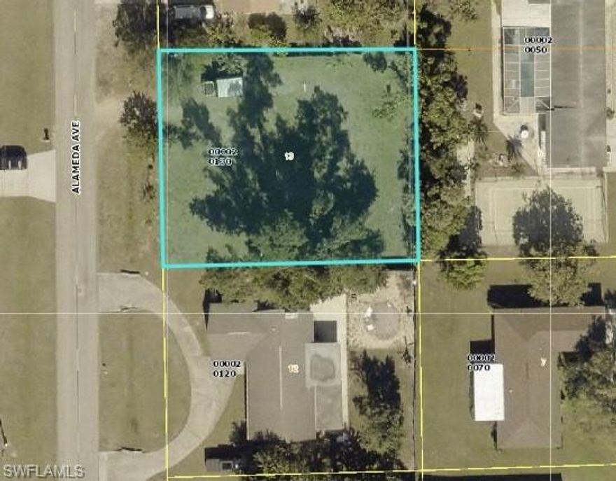 Beautiful lot located in Morse Shores neighborhood, close to I75, shopping and more.  Buy now to build your home or buy to invest in Sunny Florida.