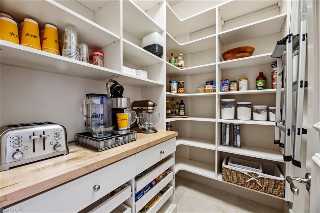 QUAIL WEST - Residential