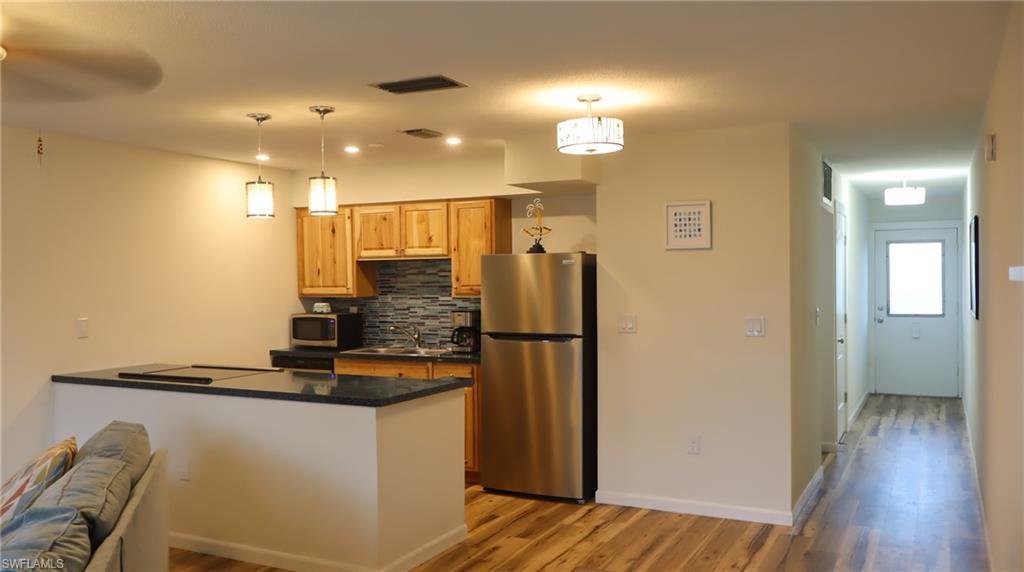 VICTORIA MANOR CONDO - Residential