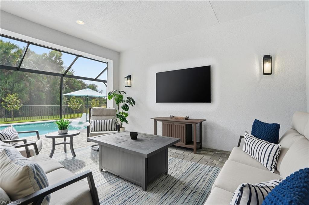 VALENCIA TRAILS - Residential