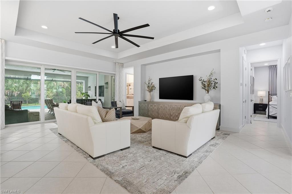 VALENCIA TRAILS - Residential