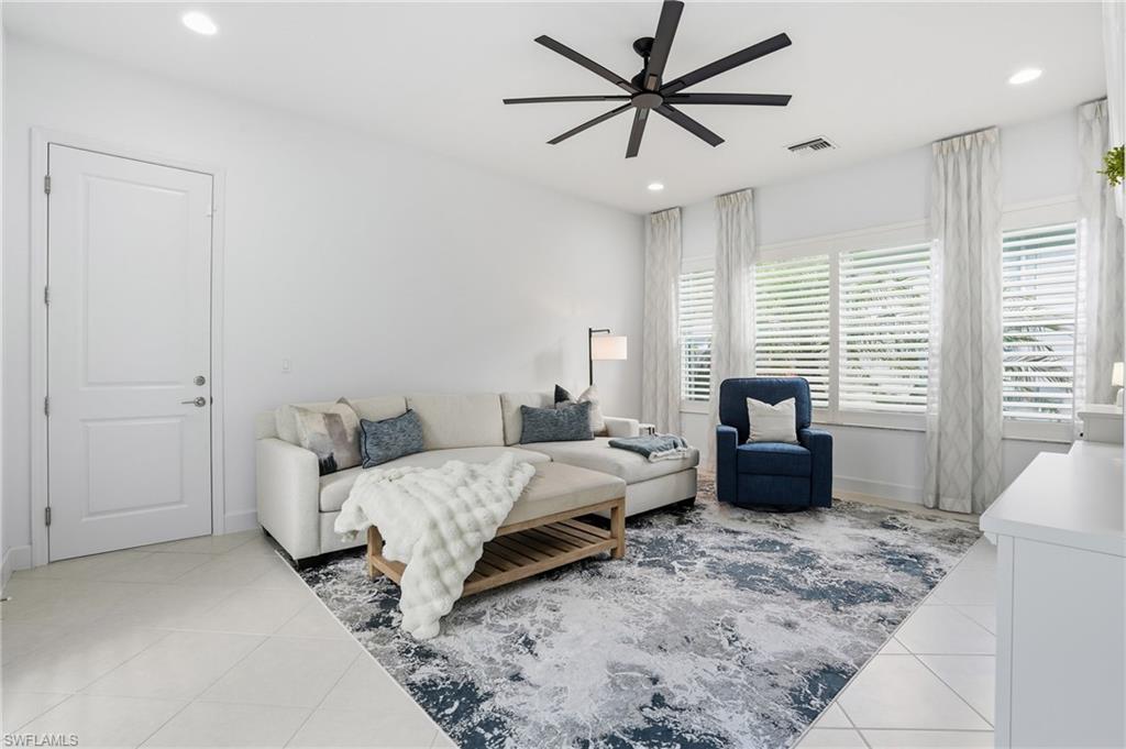 VALENCIA TRAILS - Residential