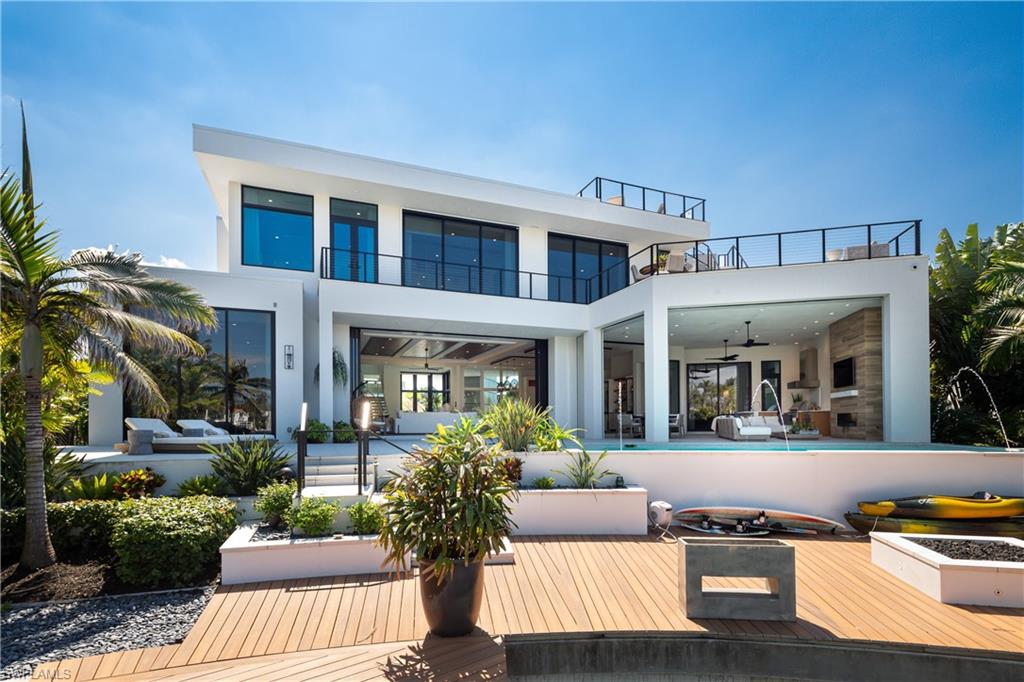 MOORINGS - Residential