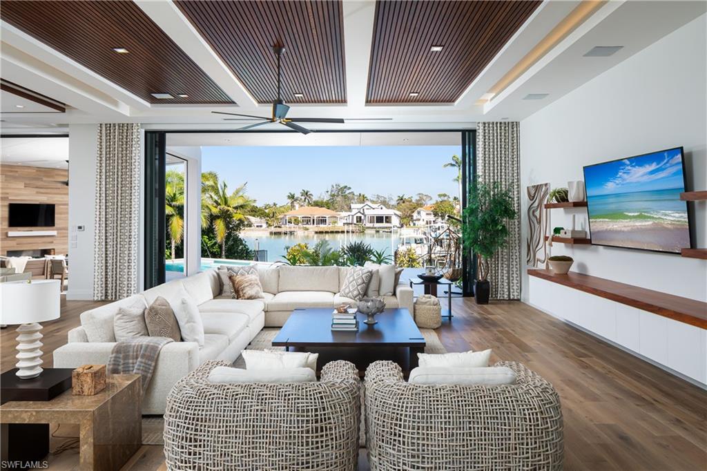 MOORINGS - Residential