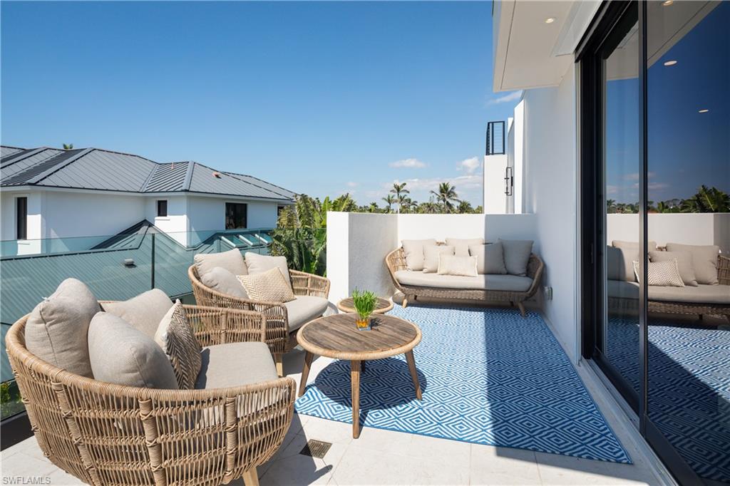 MOORINGS - Residential