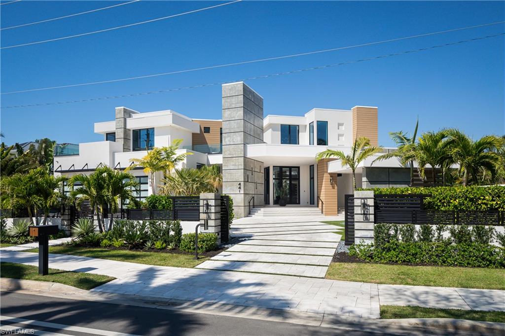 MOORINGS - Residential