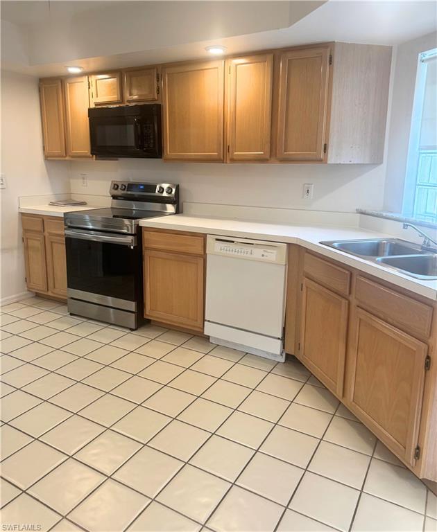 CRESTVIEW AT CRESCENT LAKE - Residential