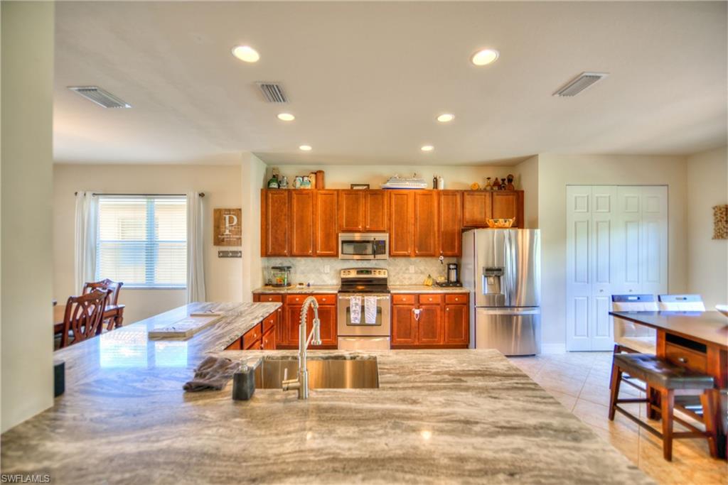 BOTANICA LAKES - Residential