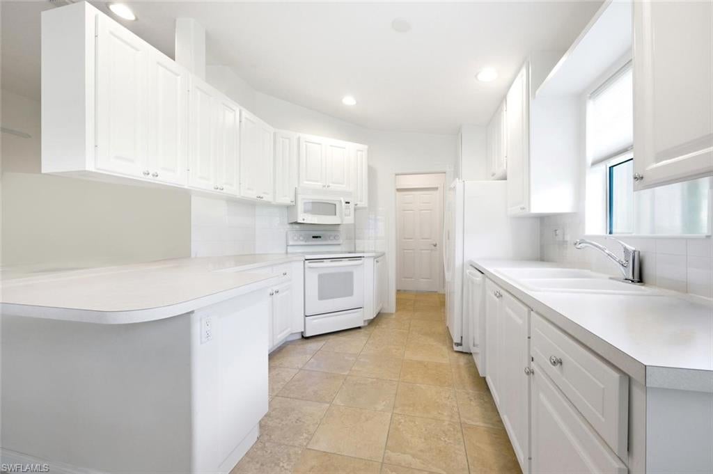 7405 Emilia LN