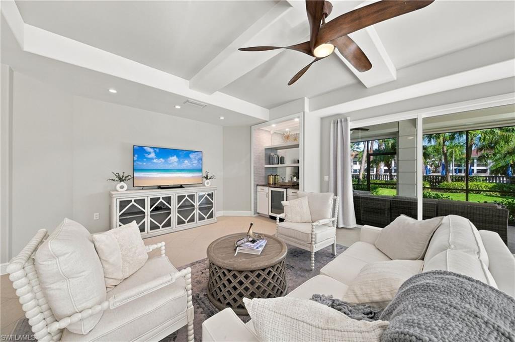 583 Avellino Isles CIR 102