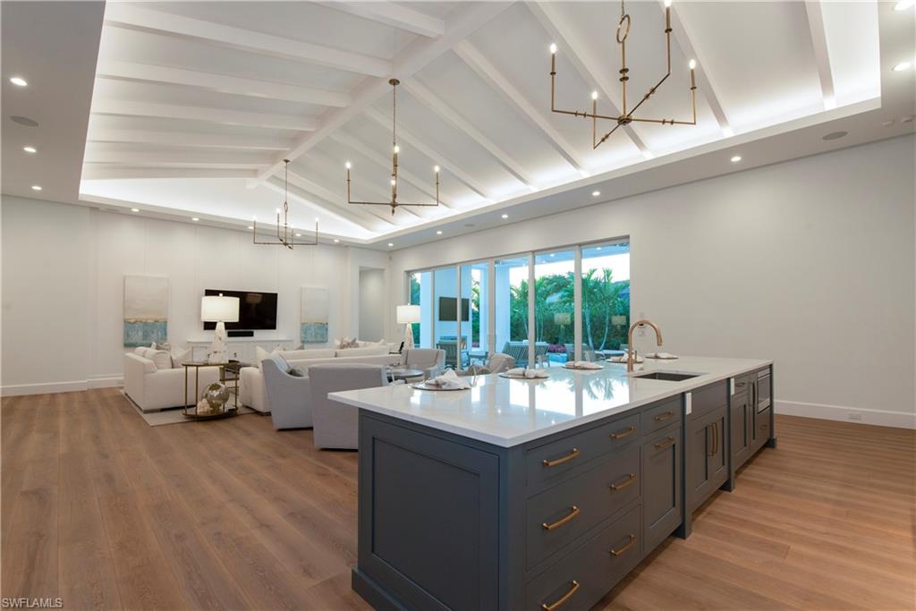 MOORINGS - Residential