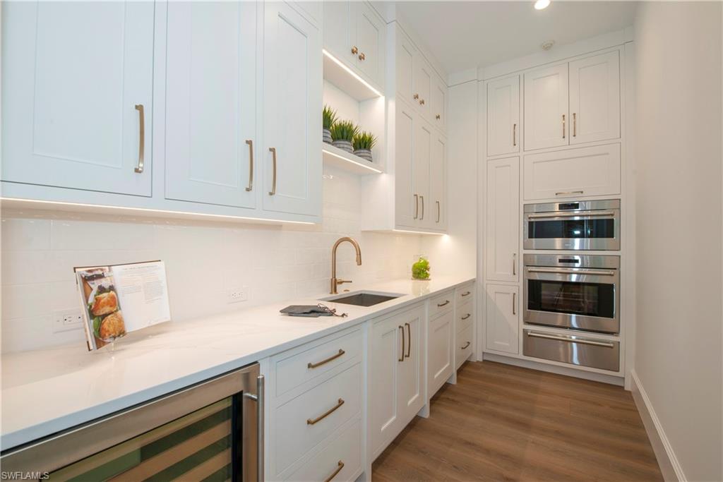 MOORINGS - Residential