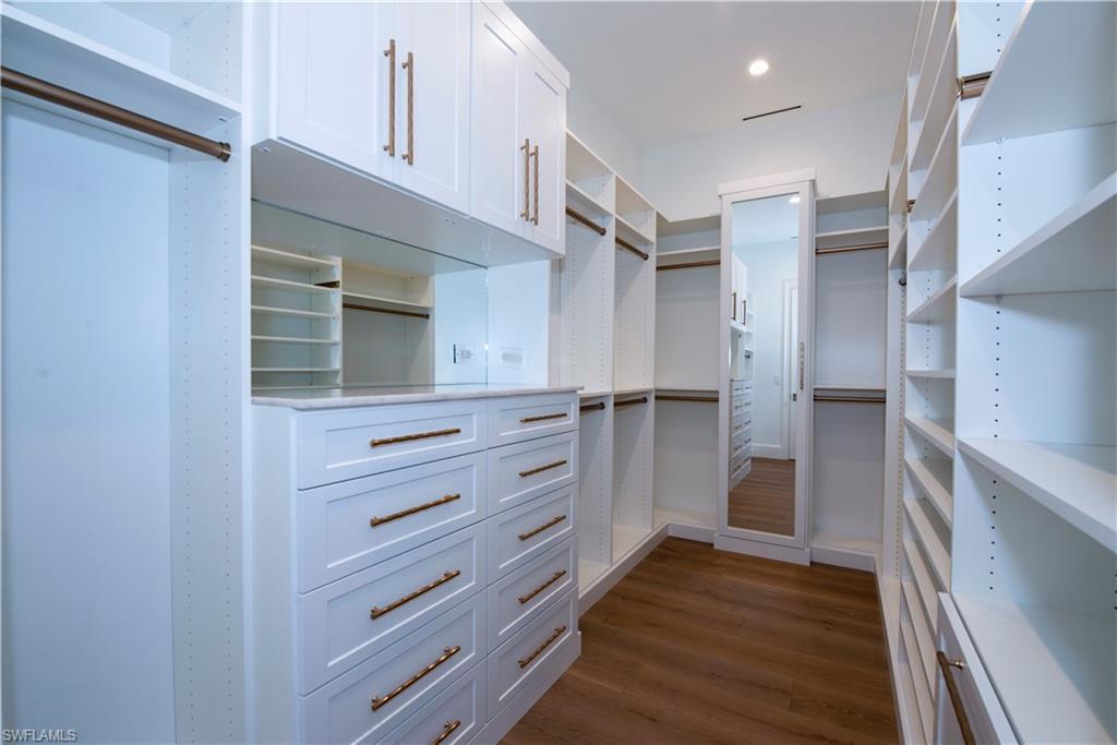 MOORINGS - Residential