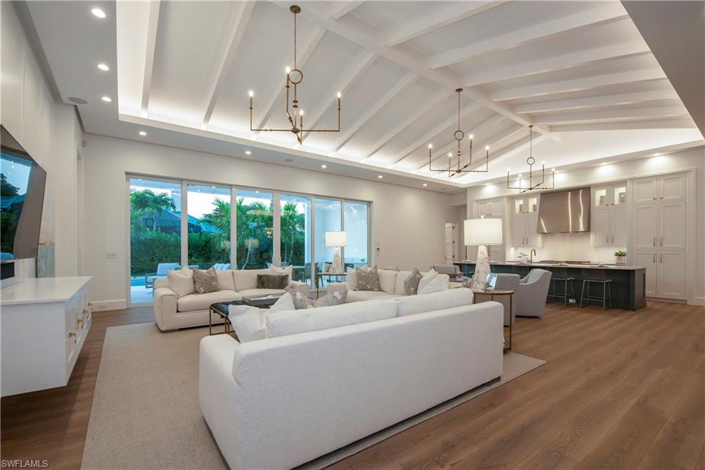 MOORINGS - Residential