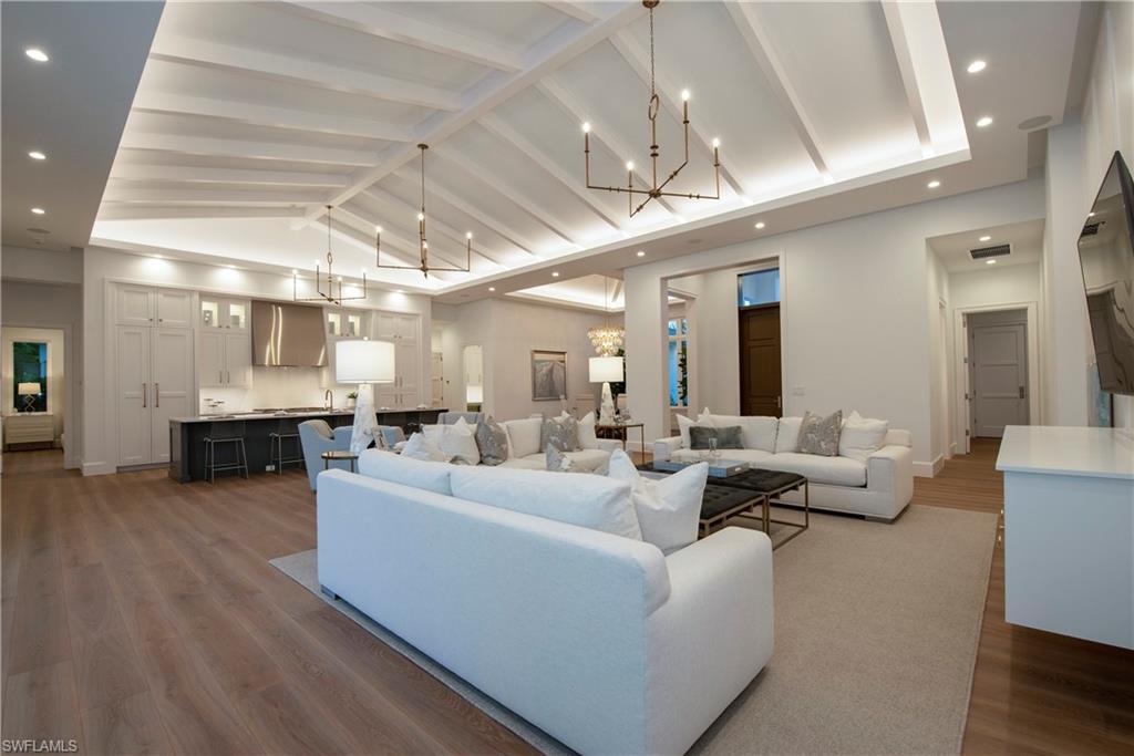 MOORINGS - Residential