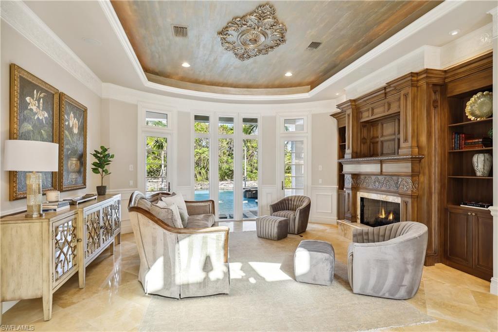 ESCADA AT TIBURON - Residential