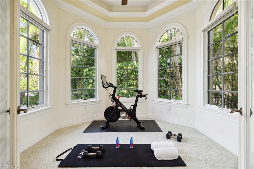 ESCADA AT TIBURON - Residential