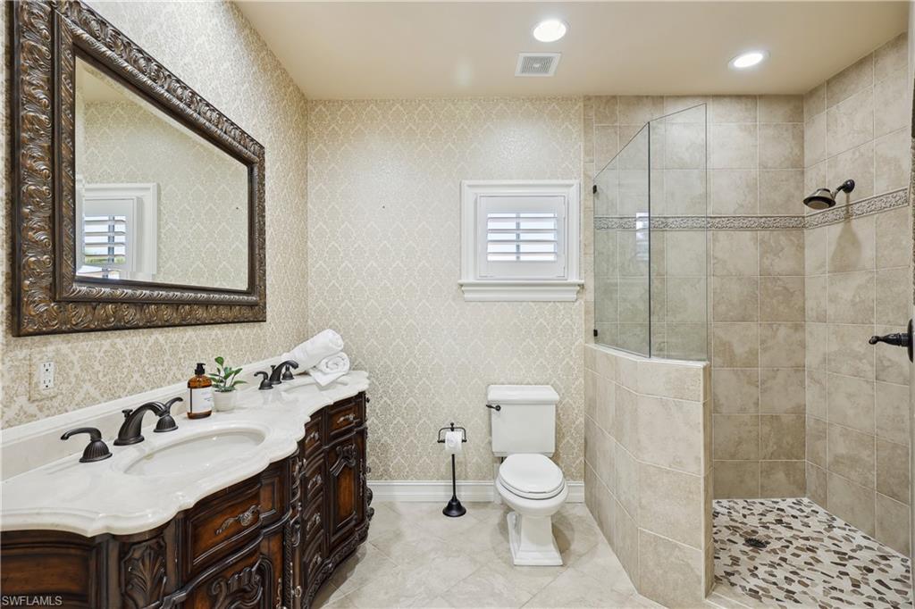 ESCADA AT TIBURON - Residential