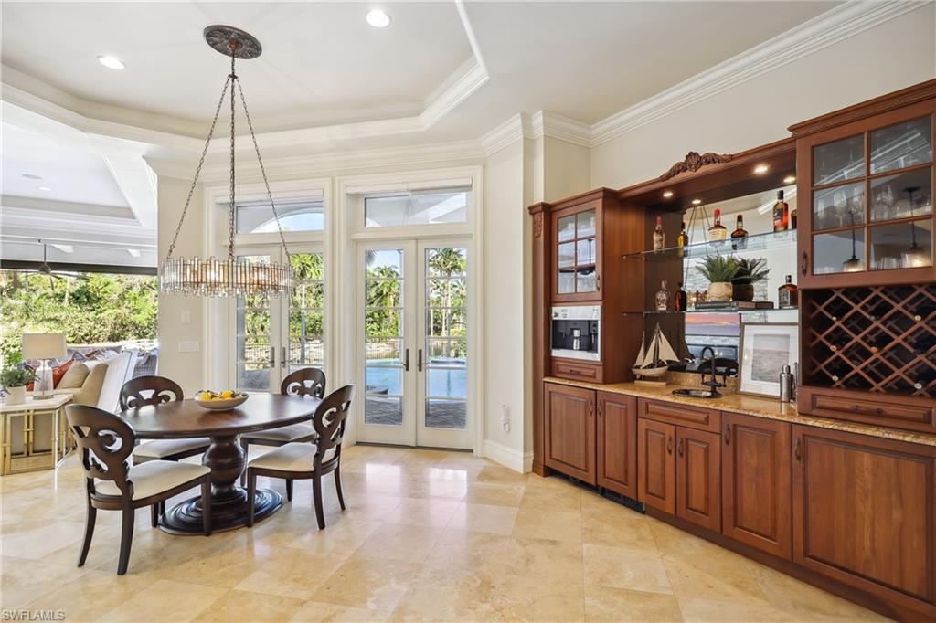 ESCADA AT TIBURON - Residential