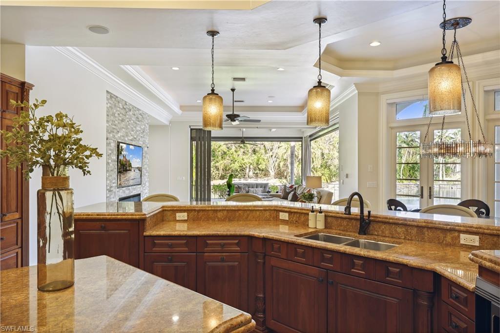 ESCADA AT TIBURON - Residential