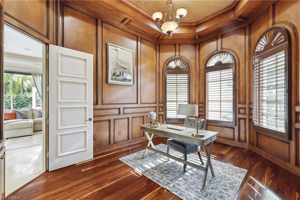 ESCADA AT TIBURON - Residential