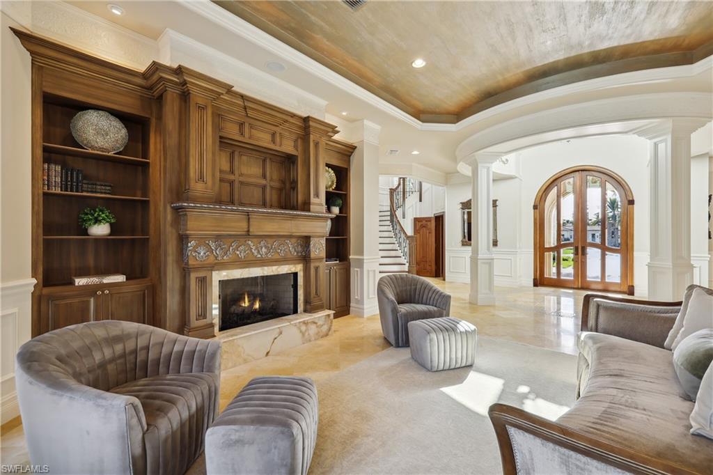 ESCADA AT TIBURON - Residential