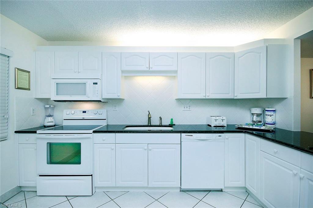 LIGHTHOUSE POINT CONDO - Residential