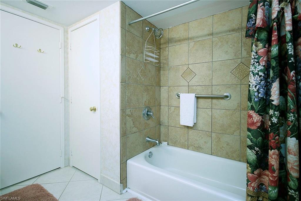 LIGHTHOUSE POINT CONDO - Residential