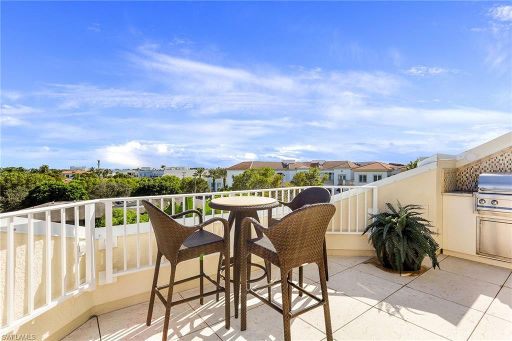 ROOFTOPS ON FOURTH - Residential