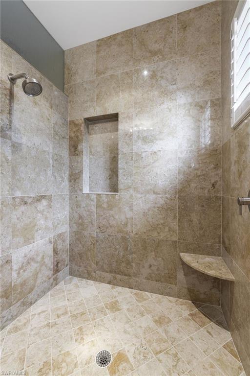 ROOFTOPS ON FOURTH - Residential