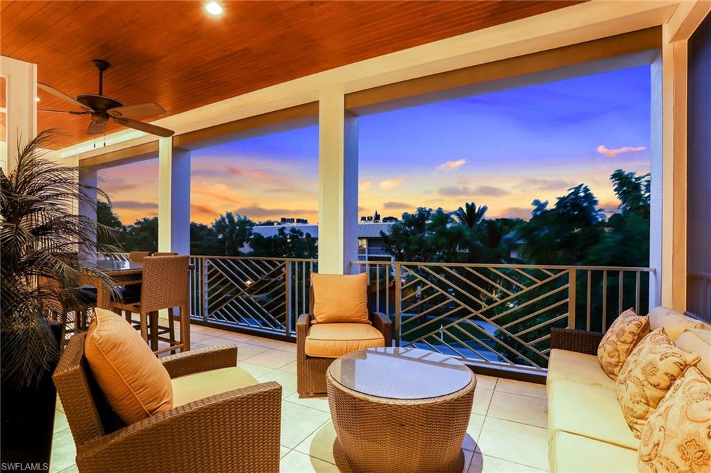 ROOFTOPS ON FOURTH - Residential