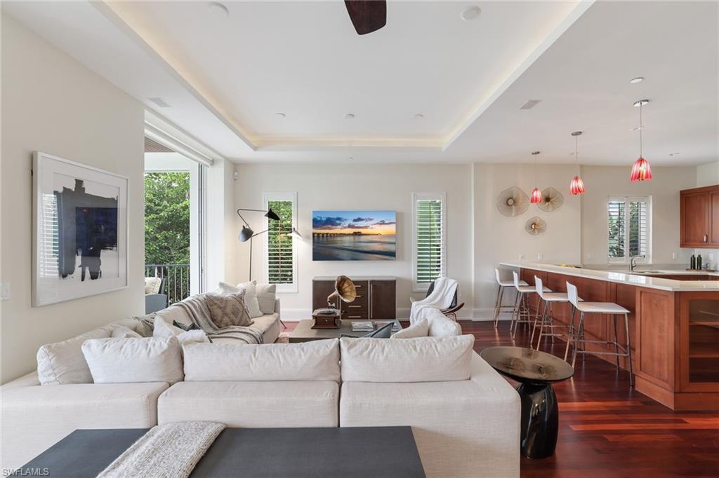 ROOFTOPS ON FOURTH - Residential