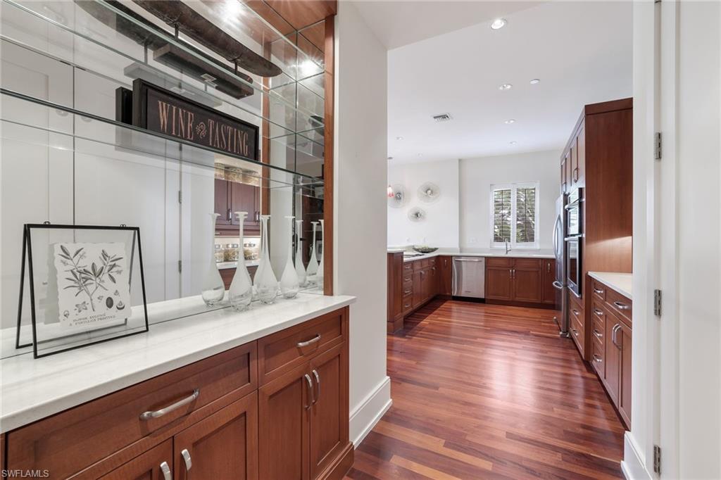 ROOFTOPS ON FOURTH - Residential