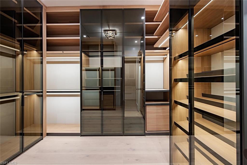 AQUALANE SHORES - Residential