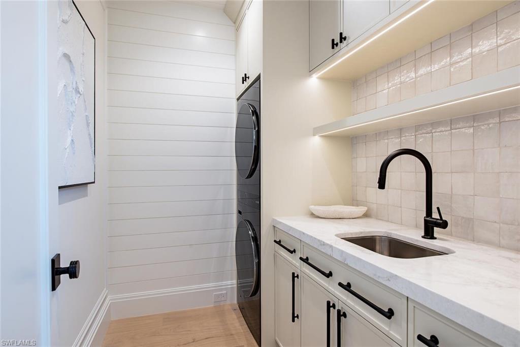 AQUALANE SHORES - Residential