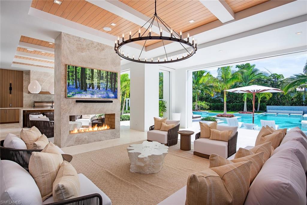 AQUALANE SHORES - Residential