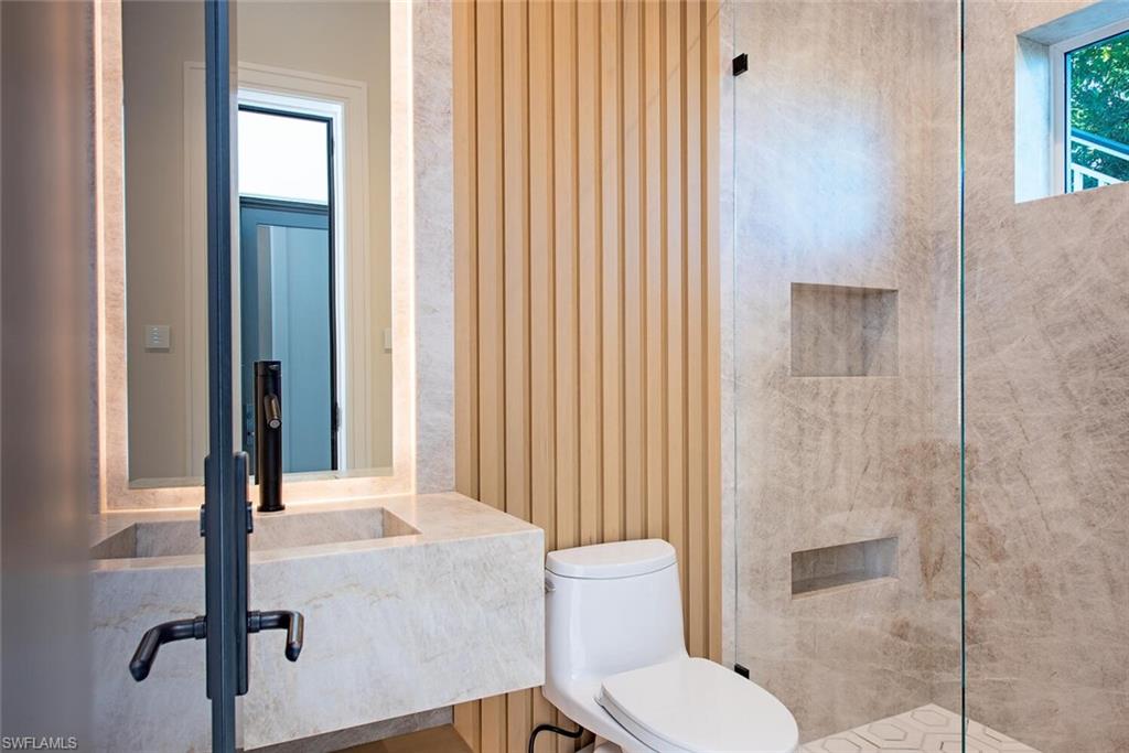 AQUALANE SHORES - Residential