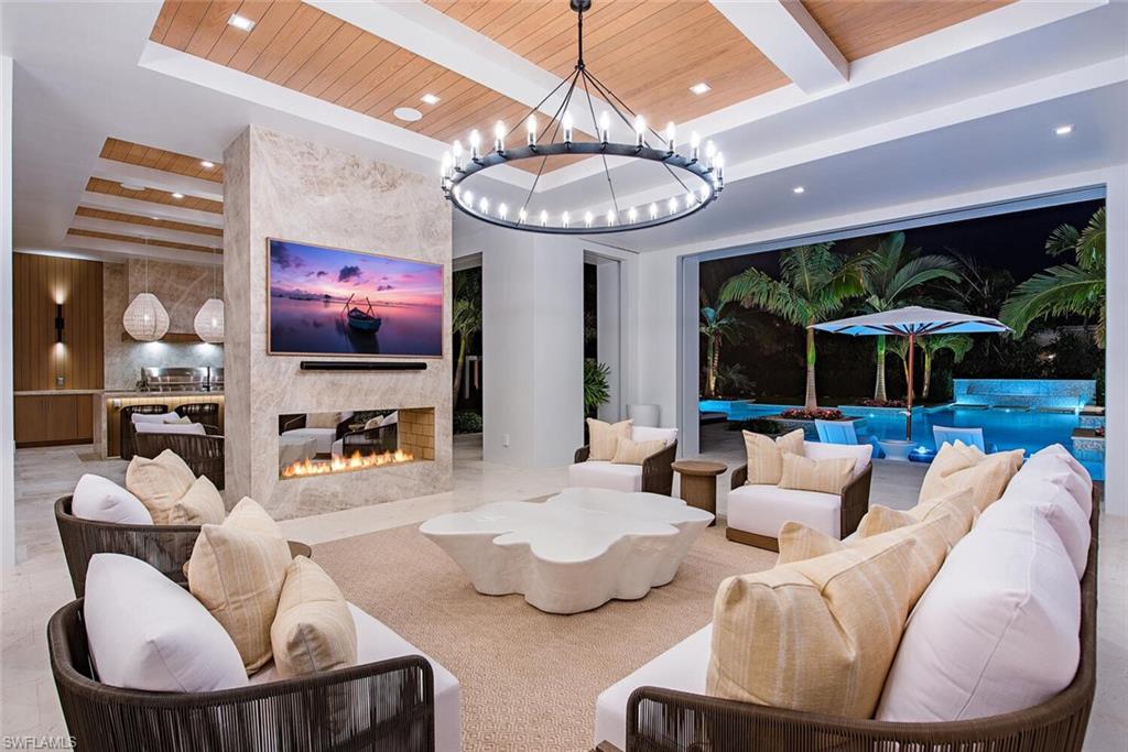 AQUALANE SHORES - Residential