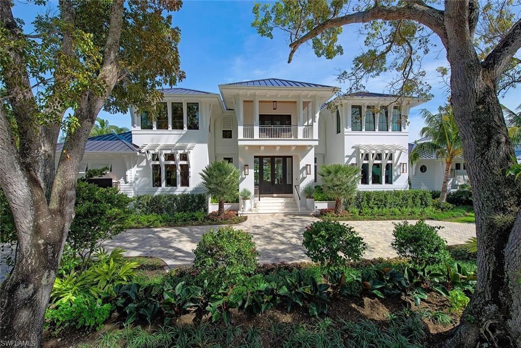 Photo of 1731 Gordon DR, NAPLES, FL 34102 (MLS # 225079790)
