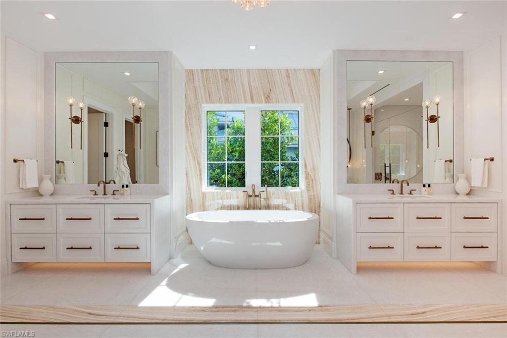 AQUALANE SHORES - Residential