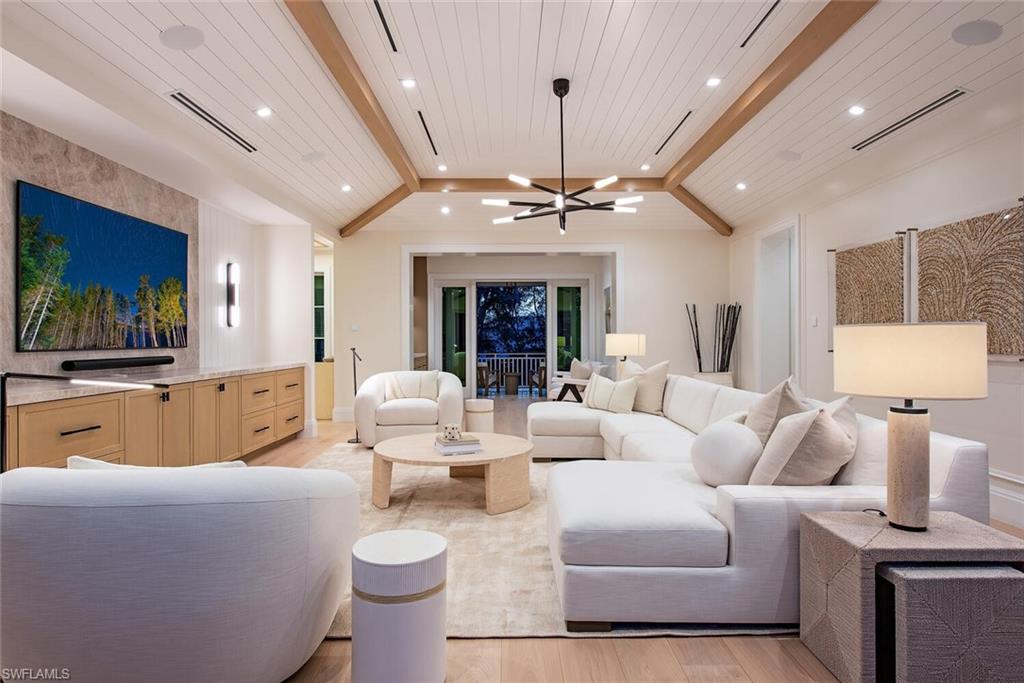 AQUALANE SHORES - Residential