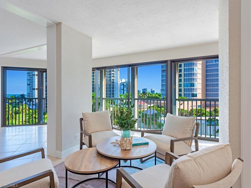 4401 Gulf Shore BLVD N 604